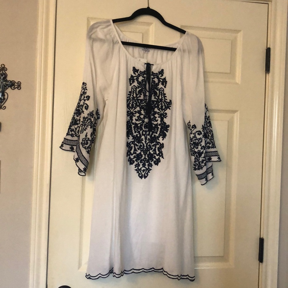 Chic Connection White and Navy embroidered dress